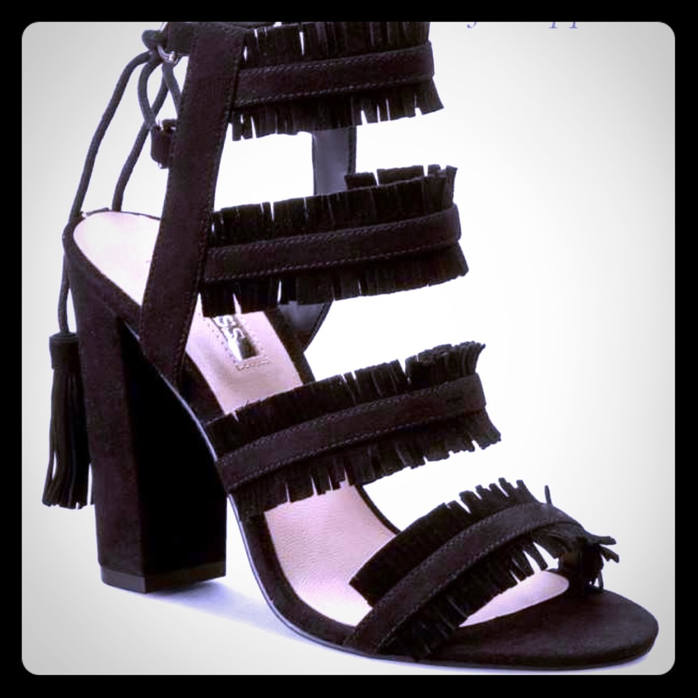 🚫SOLD🚫 Guess Econi black heels!